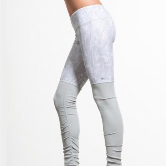 ALO Yoga Pants - ALO Goddess Leggings - Snakeskin Pattern